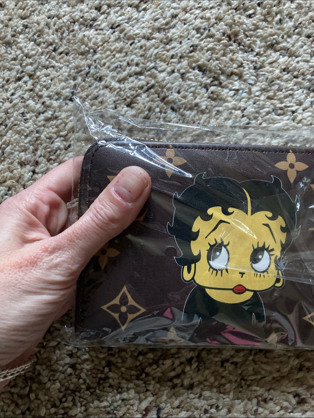 Betty Boop Brown Graphic Zip Wallet